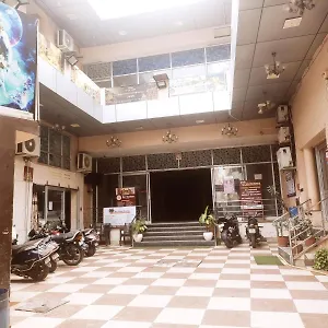 https://shree-krishna-hotel-221010.hotels-varanasi.com